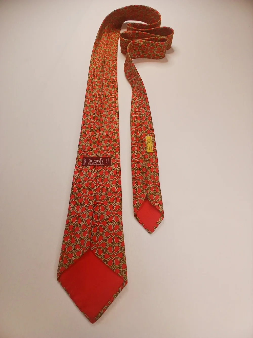 Vintage Hermes Paris 7581 SA Red with Interlocking Gold Horseshoe Chain France.
